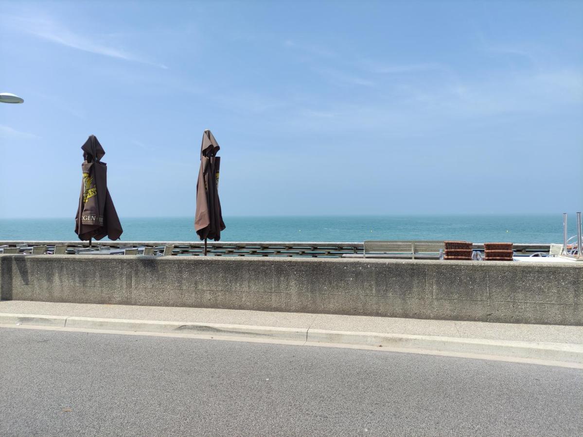 Au Point De Vue : Appartement Face A La Mer. Veulettes sur Mer Bagian luar foto